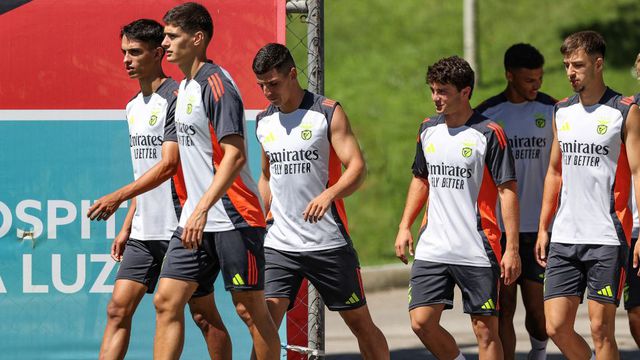 Benfica prepara Eusébio Cup com João Neves integrado