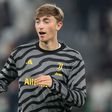 Central elogiado por Mourinho é alvo do Real Madrid