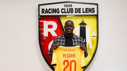 Oficial: ex-FC Porto assina por dois anos com o Lens