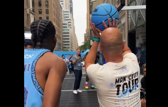 Vídeo: treinador ou estrela da NBA? Guardiola não desilude