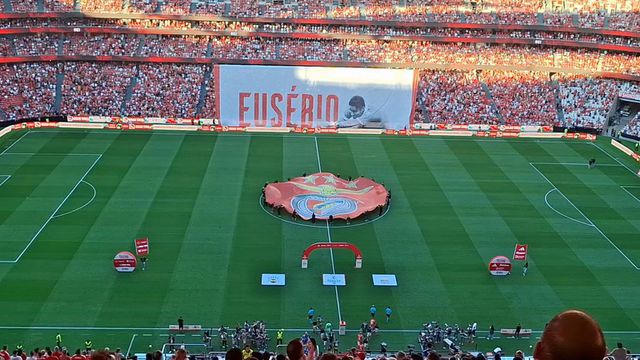 A emocionante homenagem a Eusébio