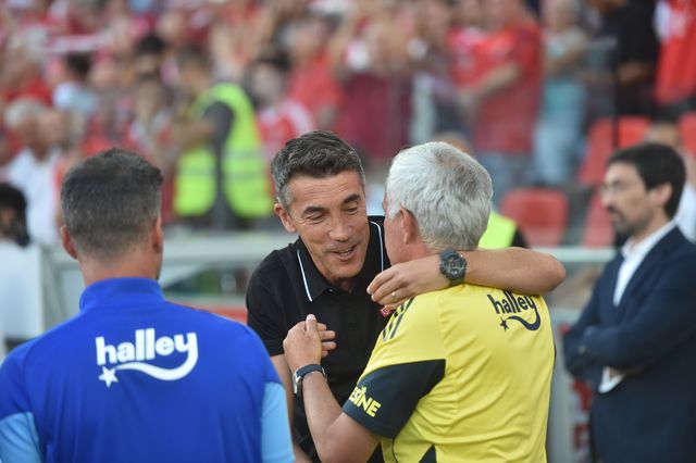 Bruno Lage abraça José Mourinho