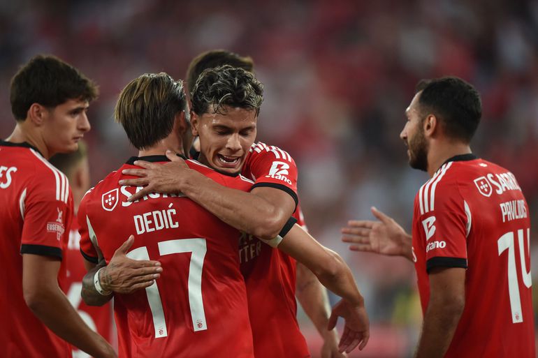 Dedic e Richard Ríos foram dois reforços que estiveram em bom plano no único teste do Benfica para a nova época