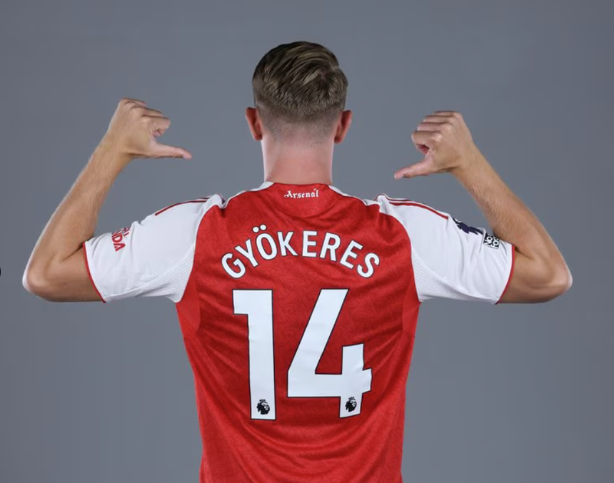 Viktor Gyokeres com o número 14, de Thierry Henry