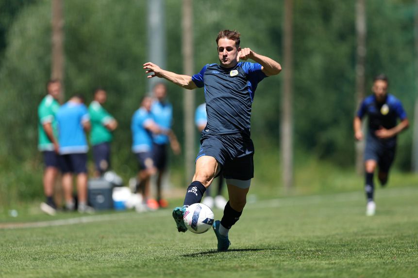 Iván Barbero em destaque na pré-época da equipa de Vasco Seabra (foto: Arouca)