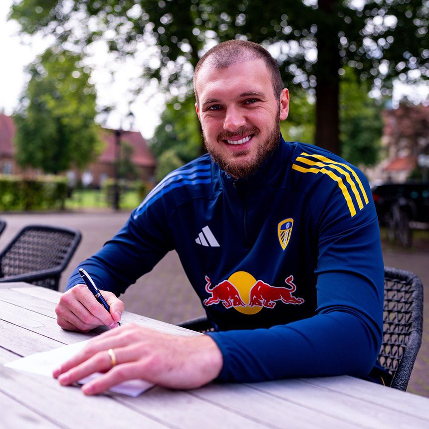 Lucas Perri, novo guarda-redes do Leeds