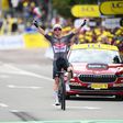 Groves Kaden, da Alpecin-Deceuninck, celebra primeira vitória no Tour