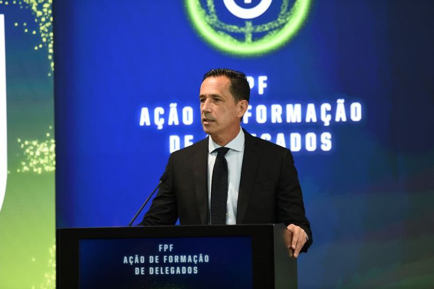 Pedro Proença na abertura da 1.ª Ação de Formação de Delegados. Foto FPF