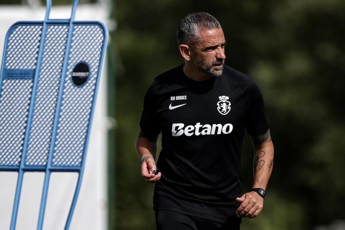 Rui Borges a orientar treino - Foto: Sporting