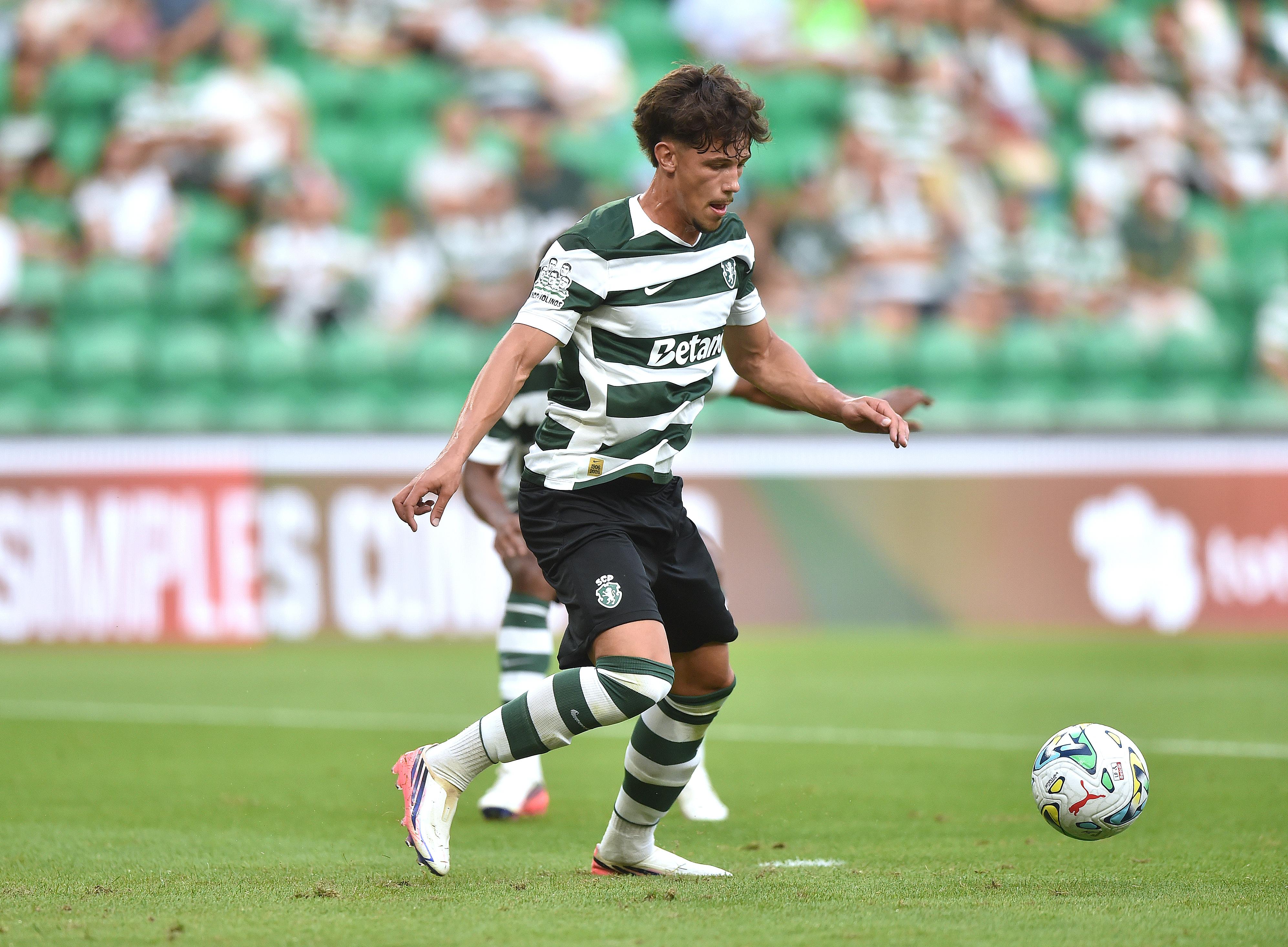 Rafael Nel (Sporting): Suárez é concorrência de peso, mas experiência da época passada (três golos em 11 jogos) e embalo da pré-época (três golos) podem precipitar explosão do novo número 9 leonino