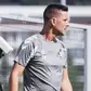 Tiago Margarido aplaude a entrega dos jogadores que orienta no Vitória de Guimarães — Foto: Vitória de Guimarães