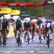 Van der Poel vence em Paris, Pogacar pentacampeão do Tour