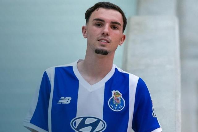 Leandro Silva, de 19 anos, é universal - Foto: FC Porto