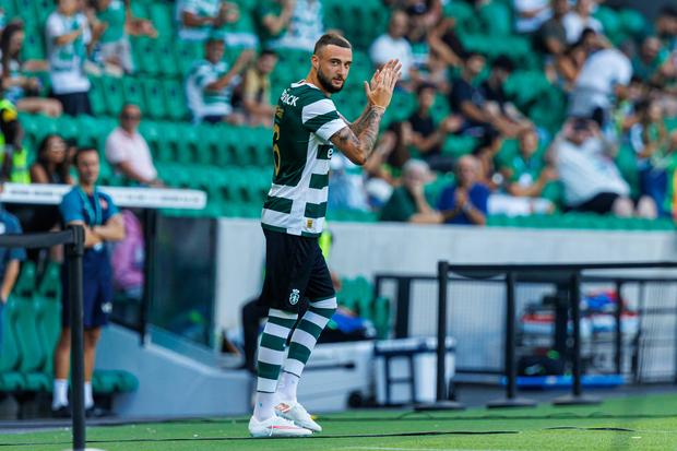 Zeno Debast já se apresentou para a nova época mas continua em recuperação - Foto: IMAGO