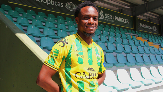 Oficial: Tondela apresenta extremo ex-Bordéus