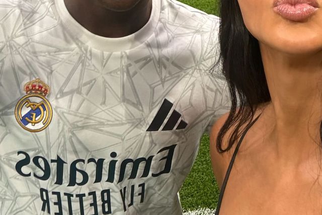 Vídeo e fotos: Kim Kardashian esteve no Bernabéu, Vinícius e até Florentino Pérez posaram