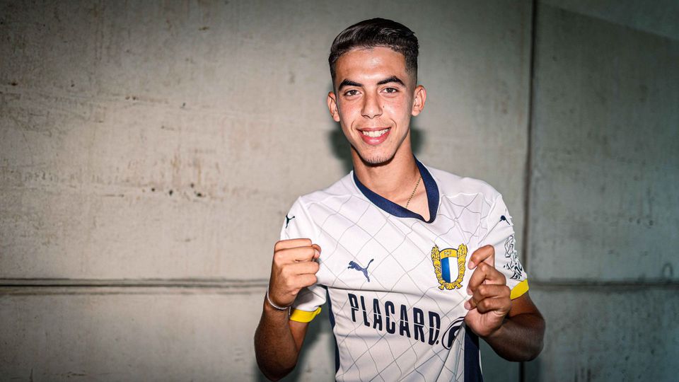 Oficial: Famalicão apresenta jovem ponta de lança internacional sub-20 marroquino