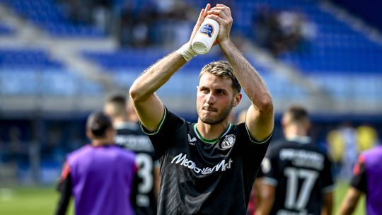 Ex-alvo do Benfica próximo do Nottingham Forest, de NES