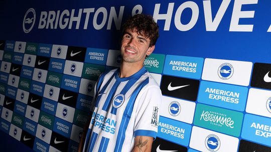 Oficial: Brighton pesca no Celtic