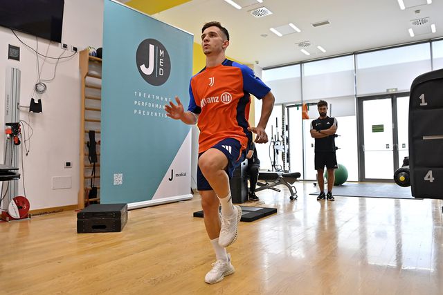 Lesão muscular para Francisco Conceição, Juventus aponta tempo de paragem