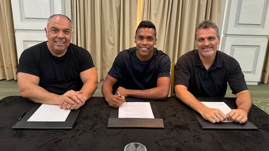 Oficial: Alex Sandro é reforço do Flamengo