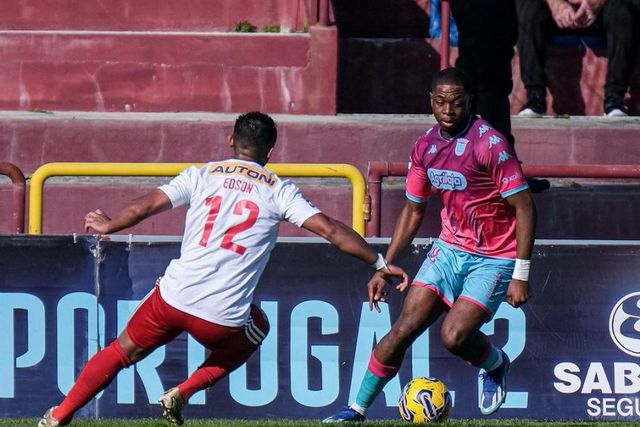 Gil Vicente: central francês que tem estado em destaque na Liga 2 a caminho