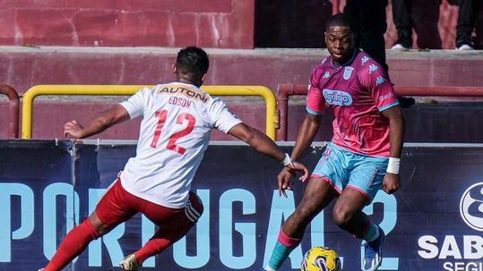 Gil Vicente: central francês que tem estado em destaque na Liga 2 a caminho