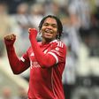 Rio Ngumoha celebra a vitória do Liverpool em Newcastle