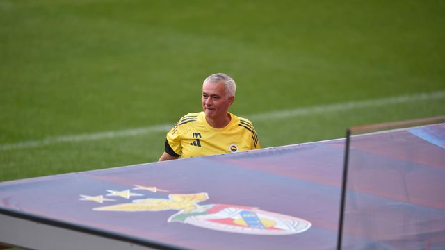 Vice-presidente do Fenerbahçe provocou Benfica... e Mourinho diz que nem o conhece