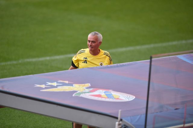 Vice-presidente do Fenerbahçe provocou Benfica... e Mourinho diz que nem o conhece