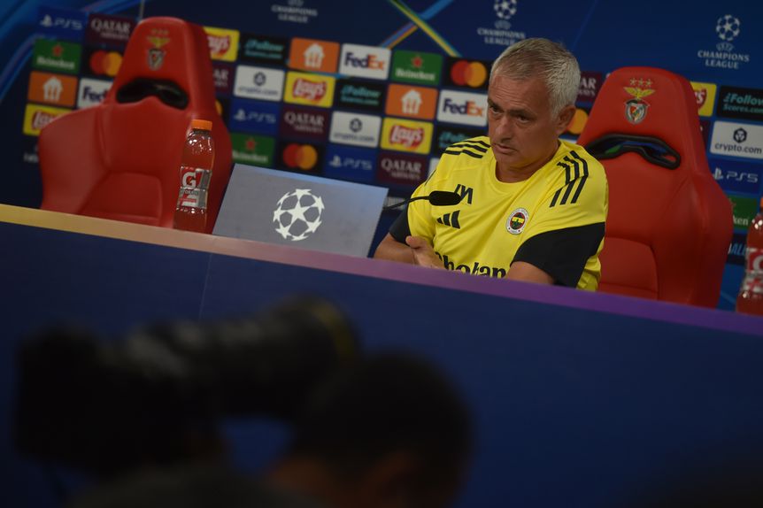 José Mourinho na conferência prévia ao Benfica-Fenerbahçe (foto: Miguel Nunes/A BOLA)