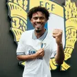 Mathis Jangeal estreou-se oficialmente pela equipa principal do Famalicão — Foto: Famalicão