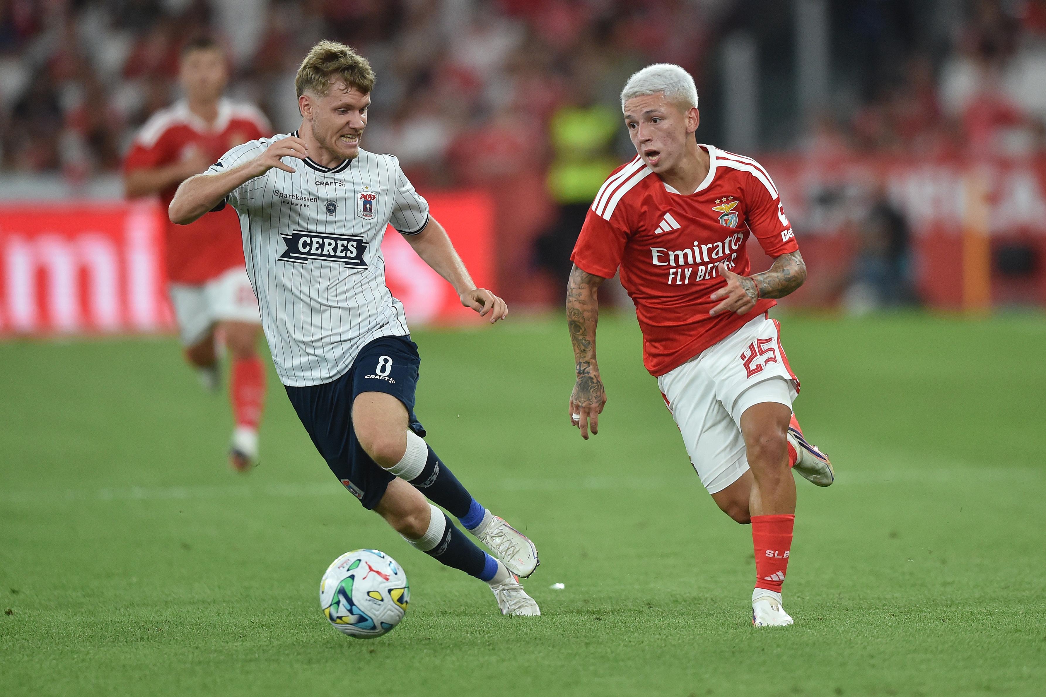 Benfica defronta Aarhus, na Dinamarca, às 19h00, com uma vantagem de 3-1 alcançada na Luz — Foto: MIGUEL NUNES