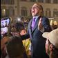 Presidente da Fiorentina queria fazer um discurso a puxar a paixão dos adeptos, mas acabou insultado
