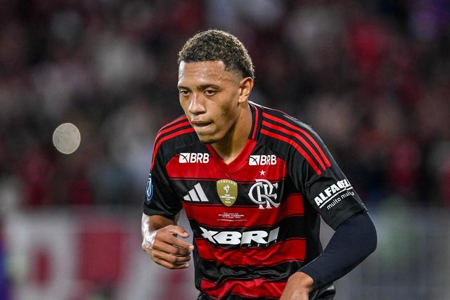 Daniel Sales pode trocar o Flamengo pelo Arouca neste mercado de transferências