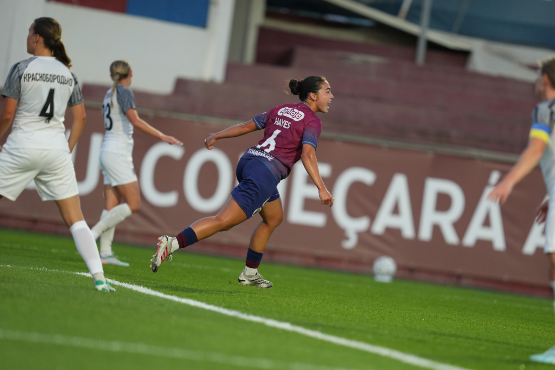 Gerda Konst apontou um 'hat trick' na goleada (6-1) imposta pelo Torreense ao Kolos, na Women's Europa Cup — Foto: Torreense