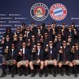 Jogadores do Bayern com Lederhosen, o traje tradicional da Baviera - foto: Bayern Munique