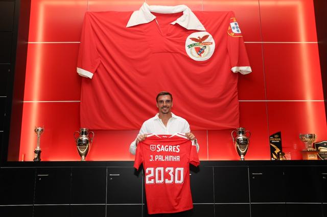 Palhinha com a camisola do Benfica - Foto: SL Benfica