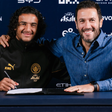 Bouaddi ao lado de Hugo Viana no primeiro dia como jogador dos 'citizens' - Foto: Manchester City