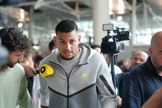 «Estou muito feliz», confessa Kaique na chegada para o Sporting