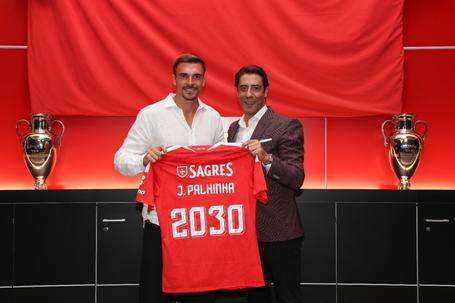 João Palhinha assinou contrato válido para as próximas quatro temporadas - Foto: SL Benfica