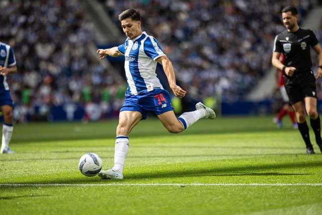 Mercado FC Porto: ataque a lateral-esquerdo depende de uma condição
