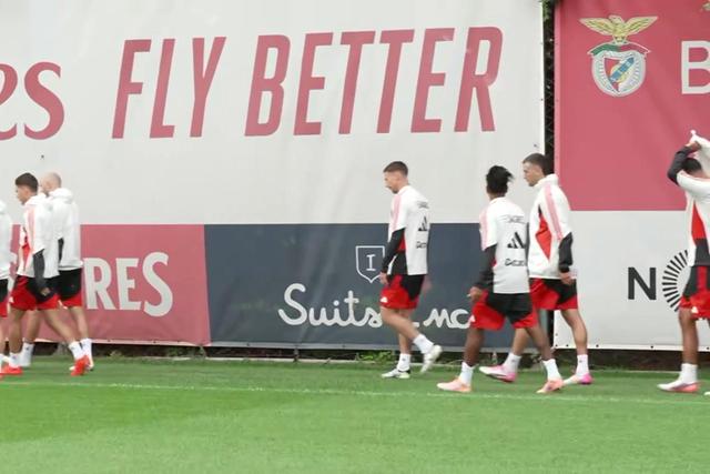 Ausência de peso no treino do Benfica
