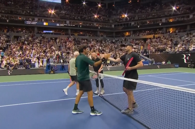 Federer regressou ao US Open com uma «ajudinha» de McEnroe e Agassi