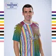 Everton e Hummel lançam camisola para promover a igualdade