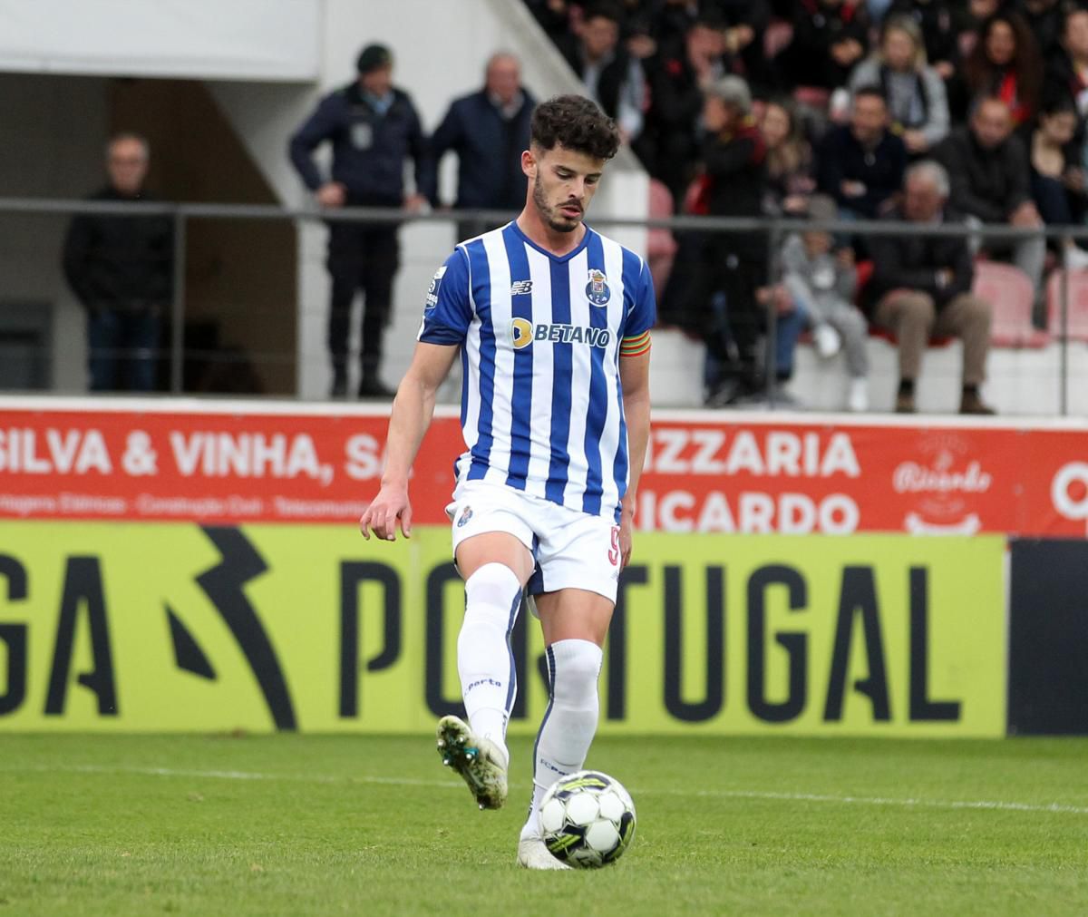 Seis Baixas E Central Do FC Porto B Chamado Em Semana De Clássico Com O ...