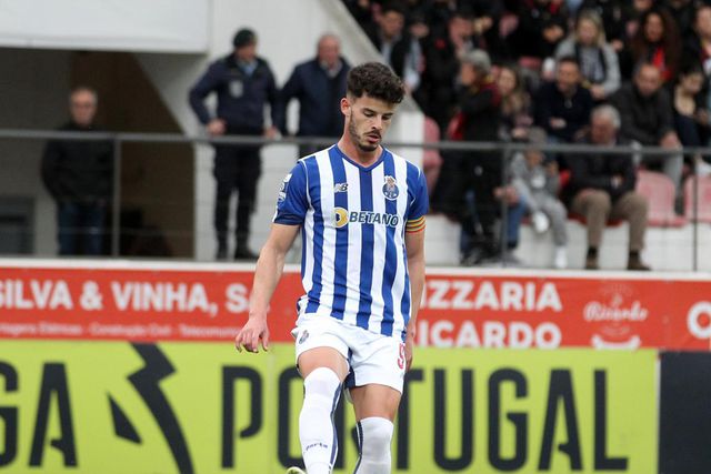 Seis baixas e central do FC Porto B chamado em semana de clássico com o Benfica