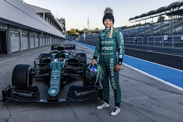 Jessica Hawkins é a primeira mulher a testar carro de F1 desde 2018