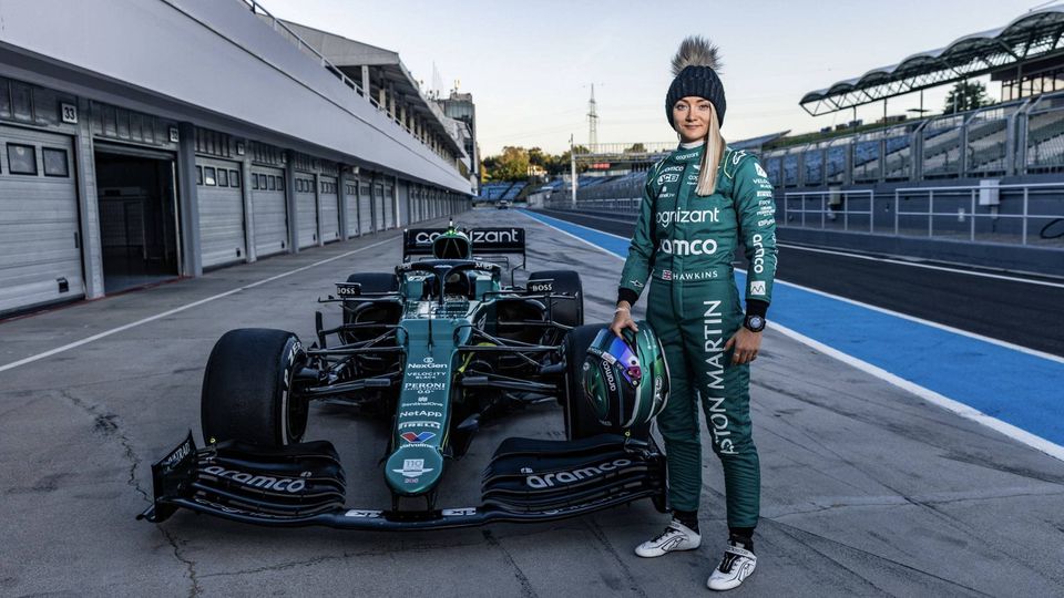 Jessica Hawkins é a primeira mulher a testar carro de F1 desde 2018