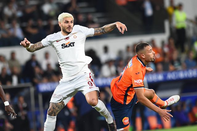 VÍDEO: Falhanço do ano? Galatasaray tenta penálti à Cruyff e dá nisto…